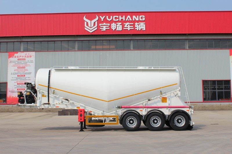 Pneumatic discharge pipeline and tank geometry on bulk cement trailer