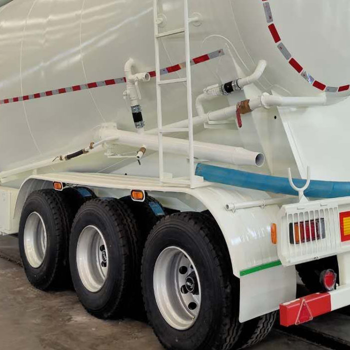 Dry Bulk Tanks - Everything to Know as a Truck Driver