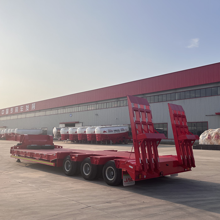 3 axles 80-ton low-bed trailer will be sent to Suriname